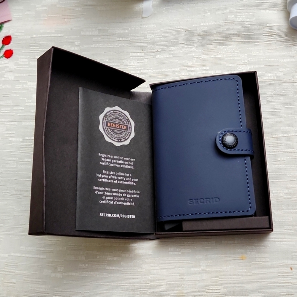 Slimwallet Matte Night Blue Secrid